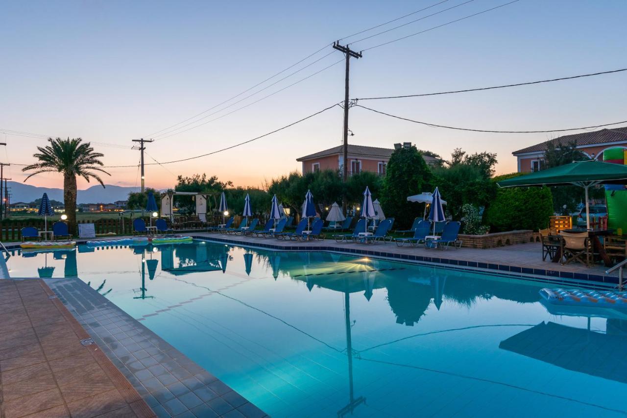 Costas Hotel กาลามากี ภายนอก รูปภาพ